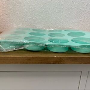 Mint Green Silicone Muffin Tray